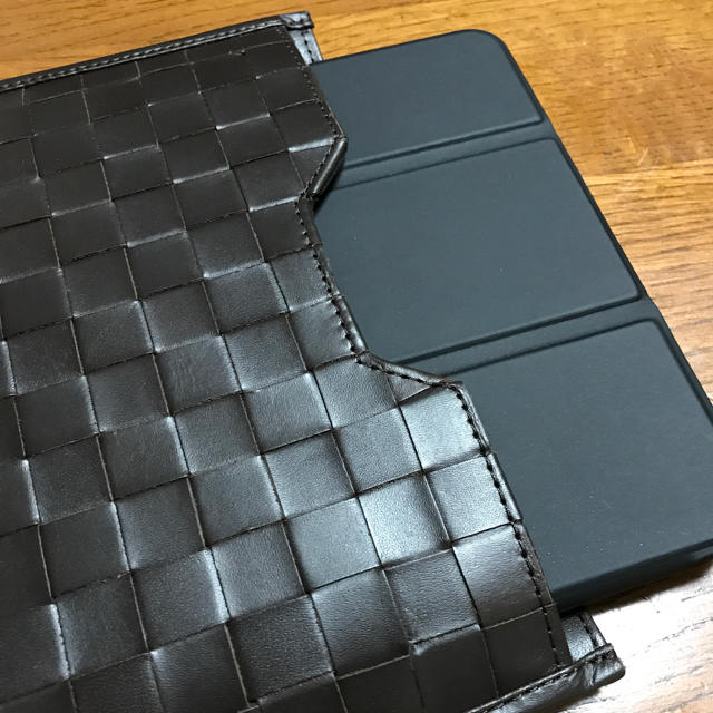 新品未使用 コンランショップオリジナル 本革製iPadスリーブ ブラウン スマホ/家電/カメラのスマホアクセサリー(iPadケース)の商品写真