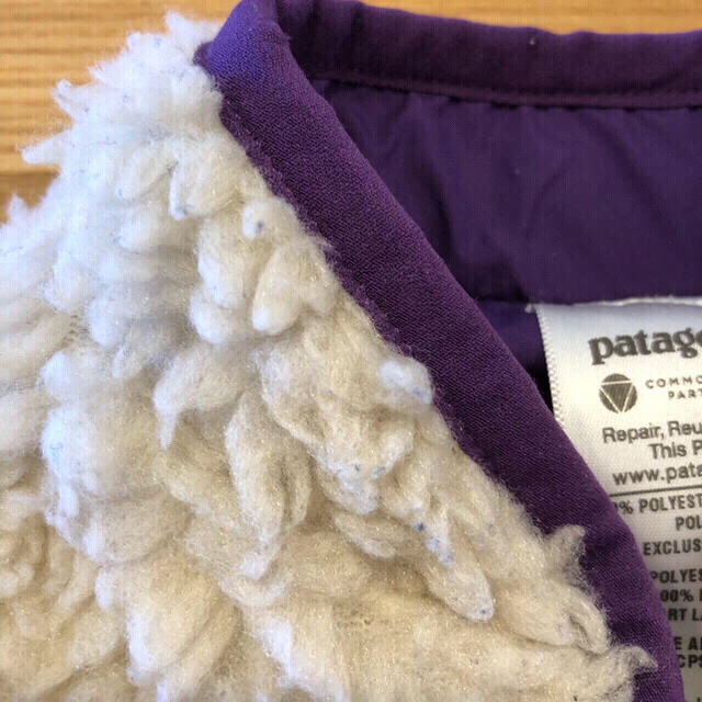 patagonia(パタゴニア)のお値下げ中　パタゴニア ベビー レトロXベスト キッズ/ベビー/マタニティのベビー服(~85cm)(ジャケット/コート)の商品写真