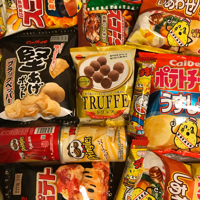 お菓子詰め合わせ（ほぼスナック） 食品/飲料/酒の食品(菓子/デザート)の商品写真