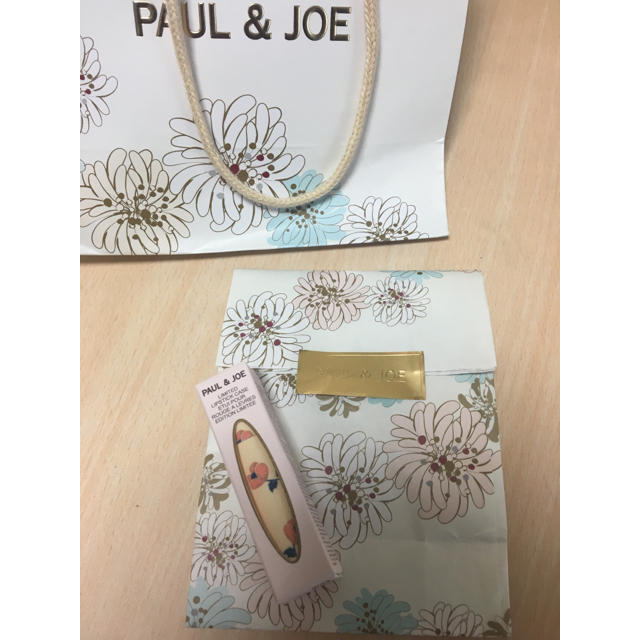 PAUL & JOE(ポールアンドジョー)のポール&ジョー リップスティック コスメ/美容のスキンケア/基礎化粧品(リップケア/リップクリーム)の商品写真