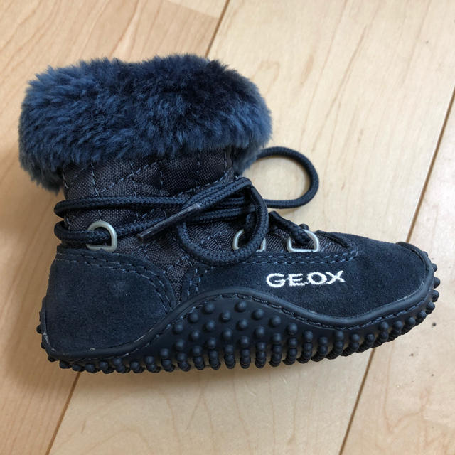 UGG(アグ)のGEOX 新品未使用 ベビーシューズ キッズ/ベビー/マタニティのベビー靴/シューズ(~14cm)(スニーカー)の商品写真