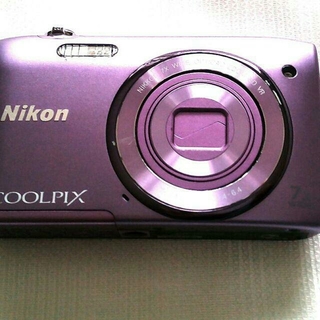 ニコン(Nikon)の★Nikon デジカメ COOLPIX S3500 パープル 2005万画素★(コンパクトデジタルカメラ)