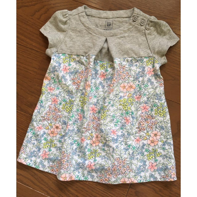 babyGAP(ベビーギャップ)のワンピース 6-12M (花柄) キッズ/ベビー/マタニティのベビー服(~85cm)(ワンピース)の商品写真