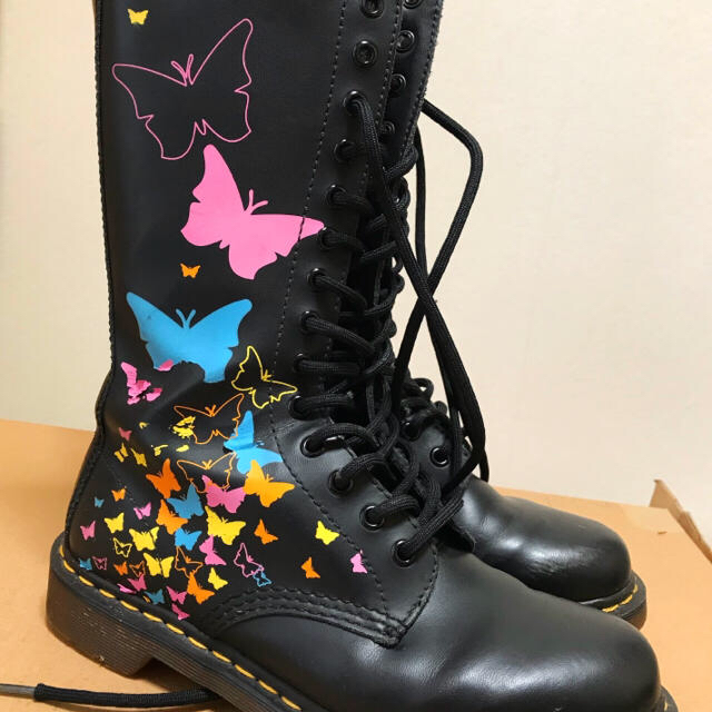 Dr.Martens - ドクターマーチン 14ホールブーツ 蝶の通販 by Dr.Martens - ドクターマーチン 14ホールブーツ 蝶の通販 by
