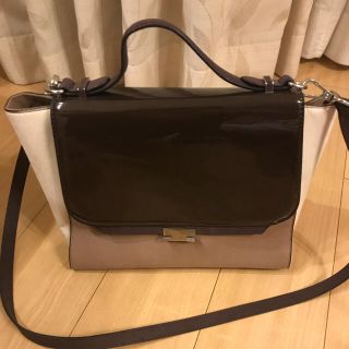 ザラ(ZARA)の大人気完売品ZARA 人気セリーヌのトラペーズ似のショルダー付コンビシティバッグ(ショルダーバッグ)