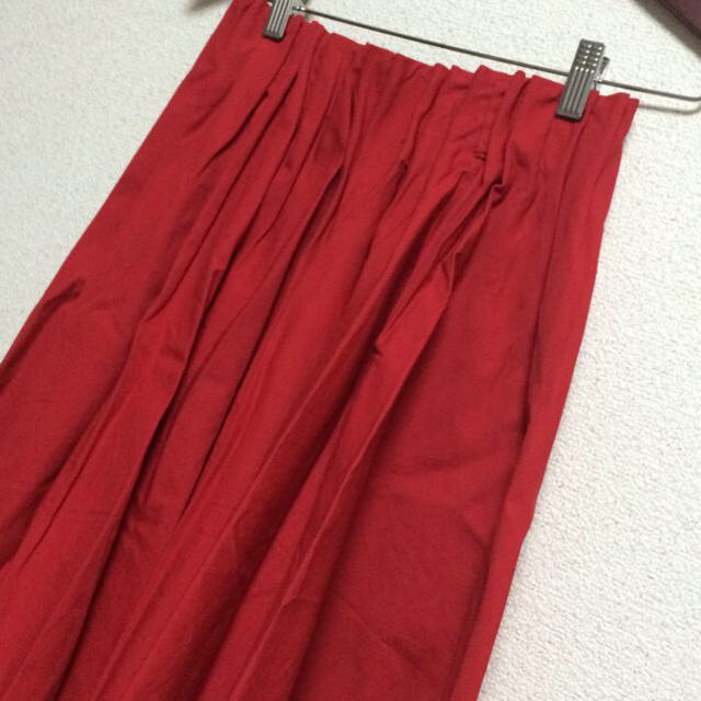 tip top(ティップトップ)の赤スカート レディースのスカート(ひざ丈スカート)の商品写真