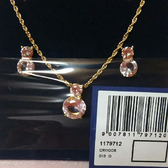 ★新品★スワロフスキー★ネックレス*ピアスセット★ ★新品★スワロフスキー★ネックレス*ピアスセット★