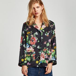 ザラ(ZARA)の【タグ付き新品】ザラ  花柄 パジャマスタイル ブラウス(シャツ/ブラウス(長袖/七分))