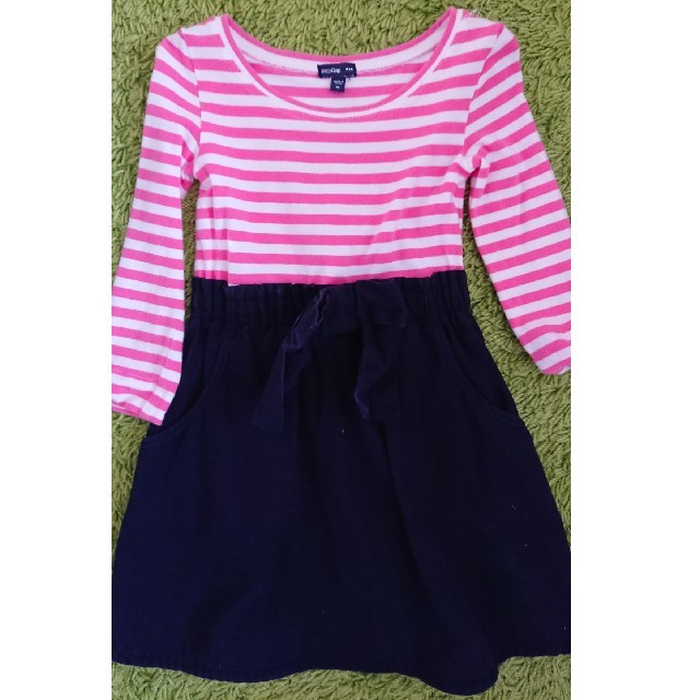 babyGAP(ベビーギャップ)のボーダーワンピ95 キッズ/ベビー/マタニティのキッズ服女の子用(90cm~)(ワンピース)の商品写真