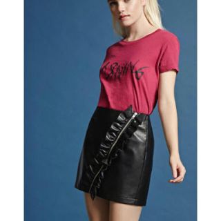 フォーエバートゥエンティーワン(FOREVER 21)のForever21 フェイクレザー デザインミニスカート(ミニスカート)