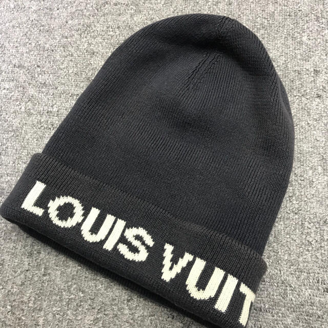 LOUIS VUITTON(ルイヴィトン)の専用 ルイヴィトン カップ ニット帽 ネイビー ♪ レディースの帽子(ニット帽/ビーニー)の商品写真