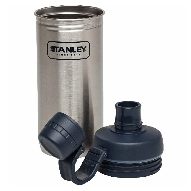 Stanley(スタンレー)のSTANLEY スタンレー スチールウォーターボトル 0.62L 新品未使用 スポーツ/アウトドアのアウトドア(食器)の商品写真