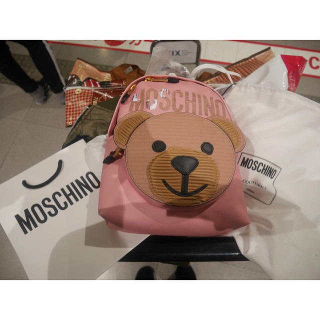 【極美品】モスキーノ　リュック　保存袋付き　クマ　ブランコ　ピンク