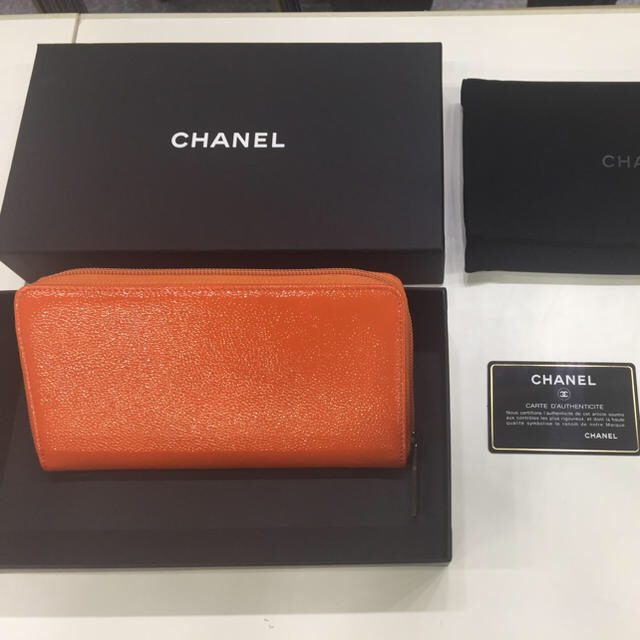 CHANEL(シャネル)のおまめさん専用新品未使用CHANEL 長財布 キャビアスキン レディースのファッション小物(財布)の商品写真