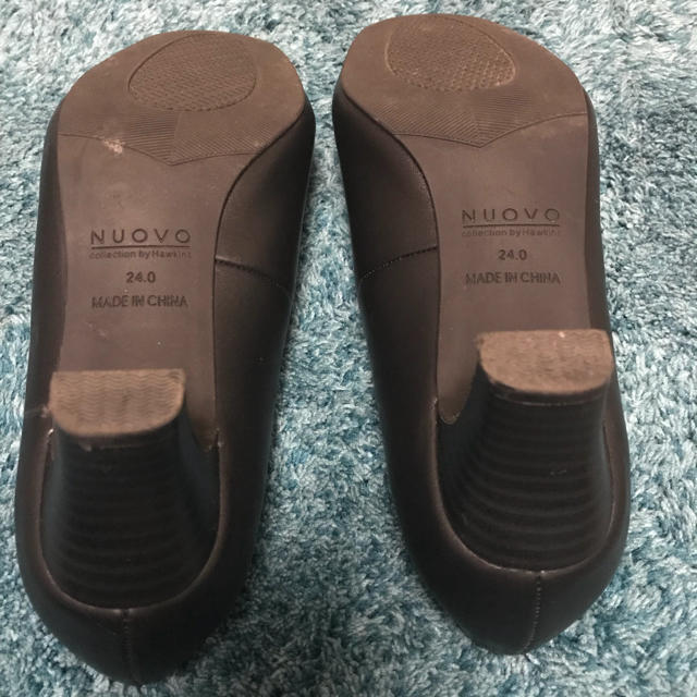 Nuovo(ヌォーボ)のNUOVOの黒パンプス レディースの靴/シューズ(ハイヒール/パンプス)の商品写真