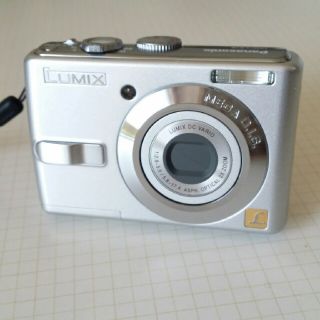 パナソニック(Panasonic)のデジカメ Panasonic LUMIX LS75(コンパクトデジタルカメラ)