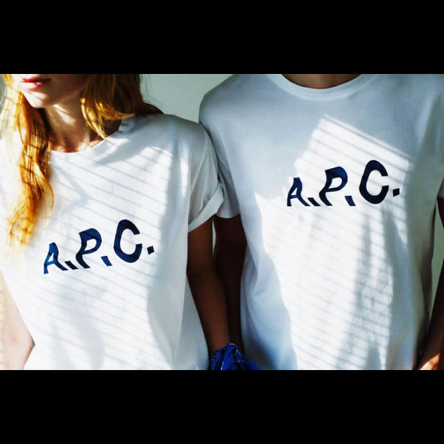 A.P.C(アーペーセー)の新品 レア 別注コラボ A.P.C ロゴTシャツ  レディースのトップス(Tシャツ(半袖/袖なし))の商品写真