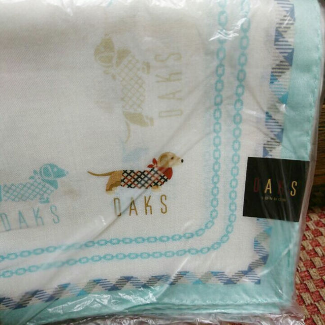 DAKS(ダックス)のDAKS ダックス ハンカチ 新品、未使用 レディースのファッション小物(ハンカチ)の商品写真