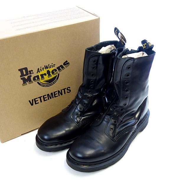 Balenciaga(バレンシアガ)のvetements×dr.martens ／ヴェトモン×マーチン メンズの靴/シューズ(ブーツ)の商品写真