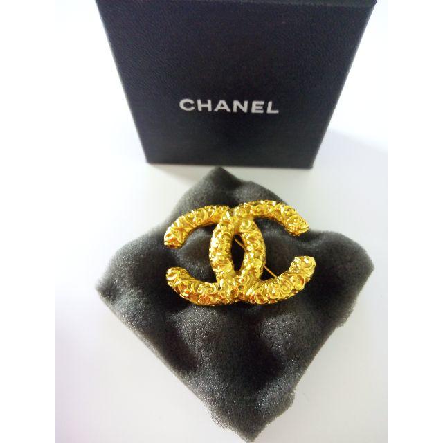 CHANEL(シャネル)の【CHANEL】シャネル ブローチ ゴールド レディースのアクセサリー(ブローチ/コサージュ)の商品写真