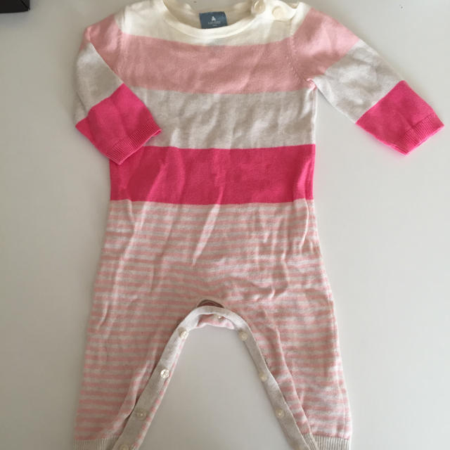babyGAP(ベビーギャップ)のbabygap  ピンク色 ボーダーロンパース  キッズ/ベビー/マタニティのベビー服(~85cm)(ロンパース)の商品写真