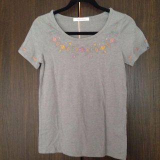 スピンズ(SPINNS)の刺繍Tシャツ(Tシャツ(半袖/袖なし))