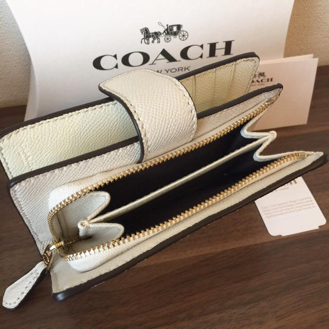 COACH コーチ　ストラップ付き　長財布　シグネチャー チョーク　ホワイト