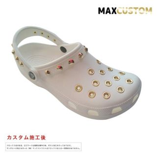 クロックス(crocs)のクロックス crocs パンクカスタム 純金メッキ加工 白 22～30cm 新品(サンダル)