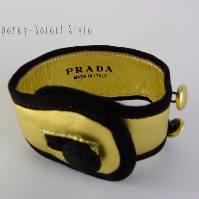 PRADA(プラダ)のレア★PRADA★プラダ直営店購入！ 羊革ブレスレット　/本革 メンズのアクセサリー(その他)の商品写真