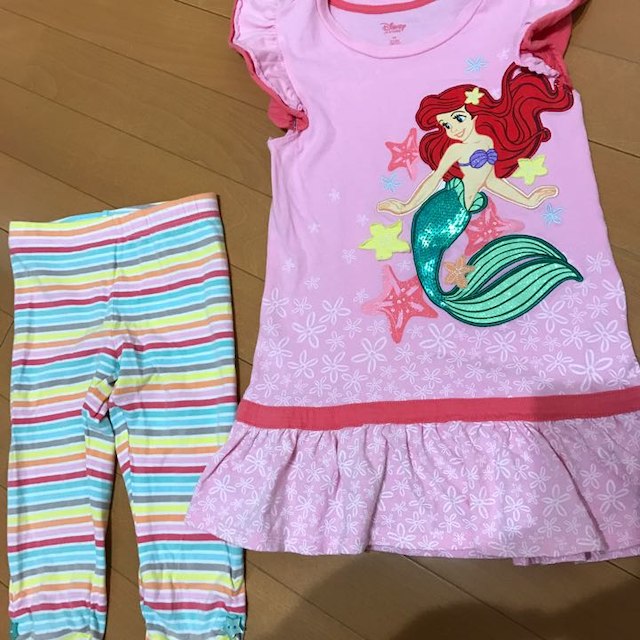 Disney(ディズニー)のアリエル上下セットアップ120 ディズニープリンセス キッズ/ベビー/マタニティのキッズ服女の子用(90cm~)(その他)の商品写真