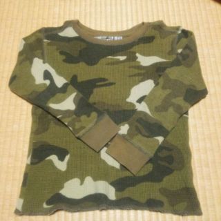 ギャップ(GAP)の迷彩柄長袖Tシャツ(その他)