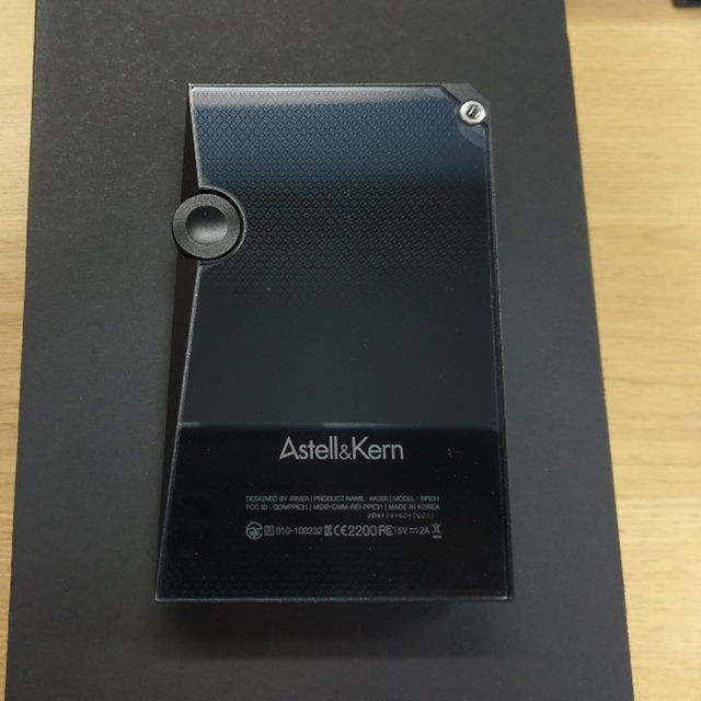 iriver(アイリバー)のAstell＆Kern AK300 64GB ミッドナイトブラック スマホ/家電/カメラのオーディオ機器(ポータブルプレーヤー)の商品写真