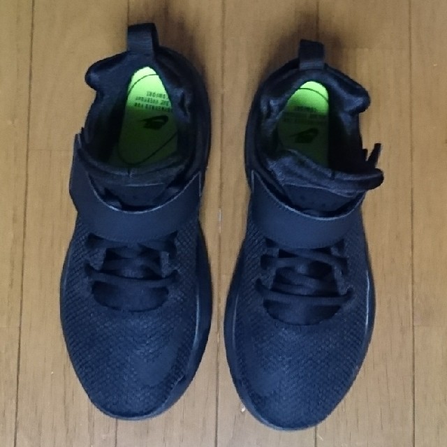 NIKE(ナイキ)のナイキ NIKE クワザイ KWAZI Black/Black

 メンズの靴/シューズ(スニーカー)の商品写真