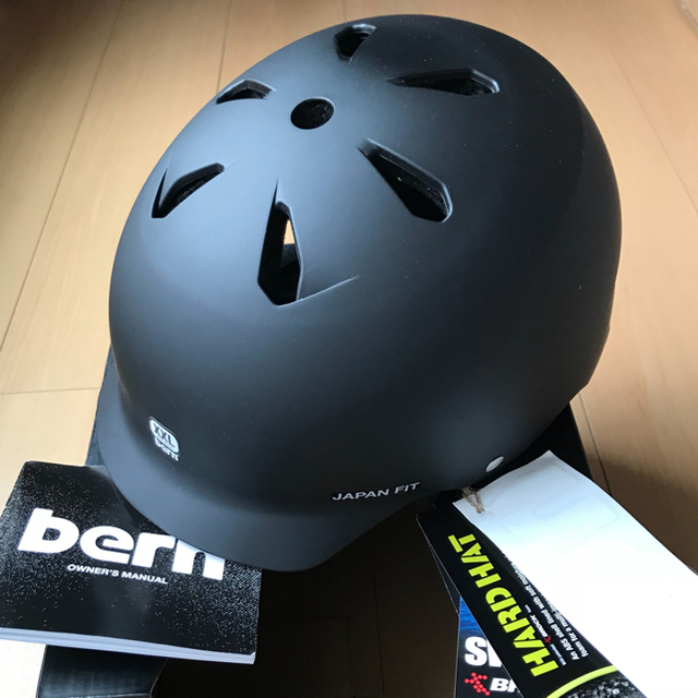 bern WATTS HARD HAT XXL バーン ヘルメット ワッツ スポーツ/アウトドアの自転車(ウエア)の商品写真