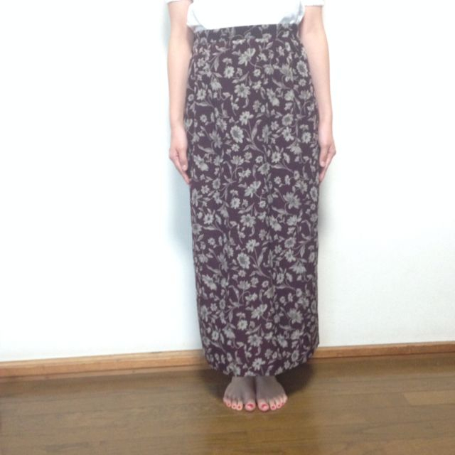23区(ニジュウサンク)の花柄ロングスカート レディースのスカート(ロングスカート)の商品写真