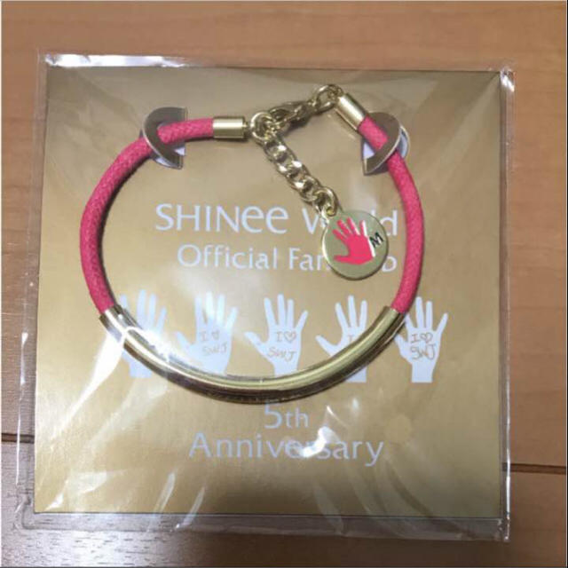SHINee(シャイニー)のSHINee ブレスレット エンタメ/ホビーのCD(K-POP/アジア)の商品写真