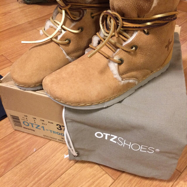 UGG(アグ)の新品同様 OTZ ムートンブーツ レディースの靴/シューズ(ブーツ)の商品写真