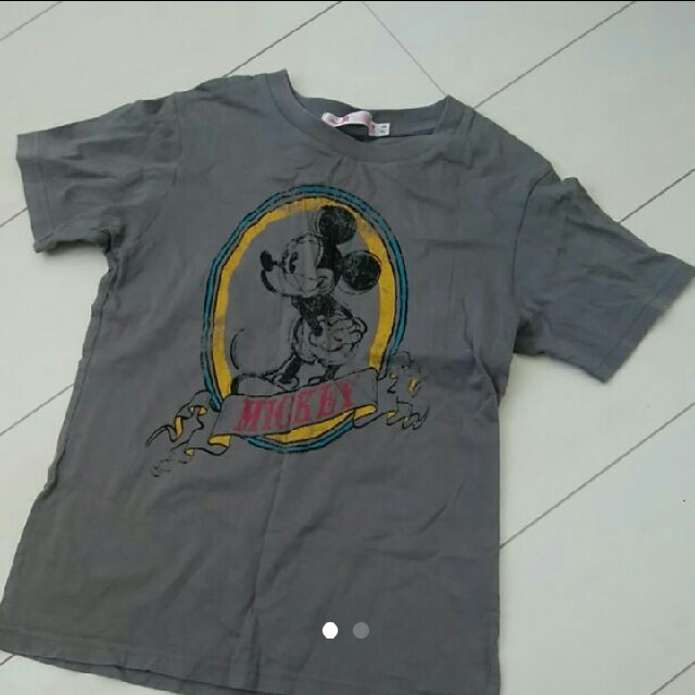 UNIQLO(ユニクロ)のUNIQLO　130　Tシャツ キッズ/ベビー/マタニティのキッズ服男の子用(90cm~)(Tシャツ/カットソー)の商品写真
