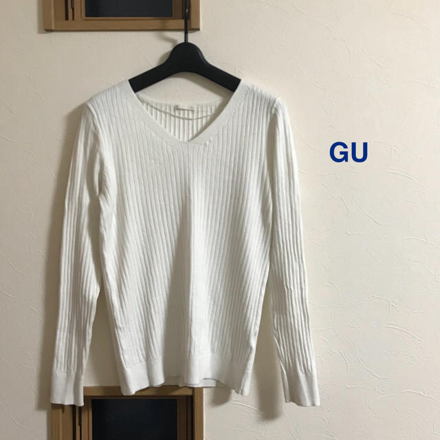 GU(ジーユー)のGU ジーユー ワイドリブVネックセーター ホワイト L レディースのトップス(ニット/セーター)の商品写真