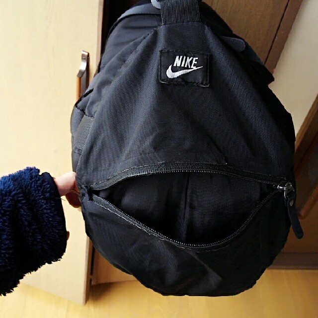 NIKE(ナイキ)のナイキ 2WAY ボストンバッグ ドラムバッグ 肩掛け 軽量 黒 ブラック 軽い メンズのバッグ(ボストンバッグ)の商品写真