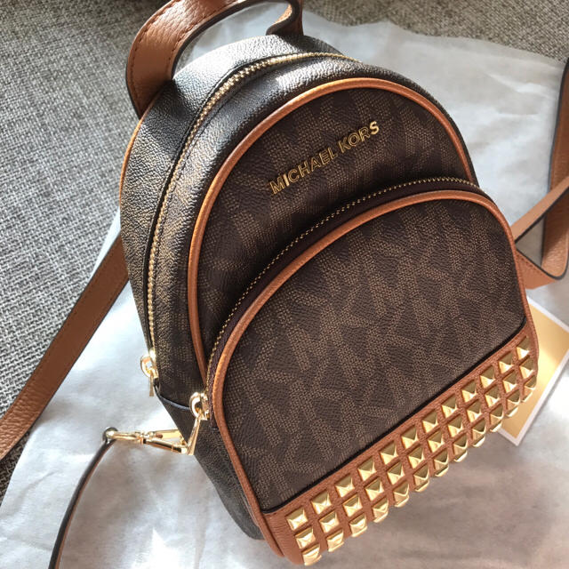 Michael Kors(マイケルコース)のマイケルコース  MICHAEL KORS 新品 リュック 正規品  モノグラム レディースのバッグ(リュック/バックパック)の商品写真