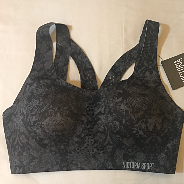 Victoria's Secret(ヴィクトリアズシークレット)の新品 ヴィクトリアシークレット スポブラ スポーツブラ 柄 32C ブラトップ  スポーツ/アウトドアのトレーニング/エクササイズ(ヨガ)の商品写真