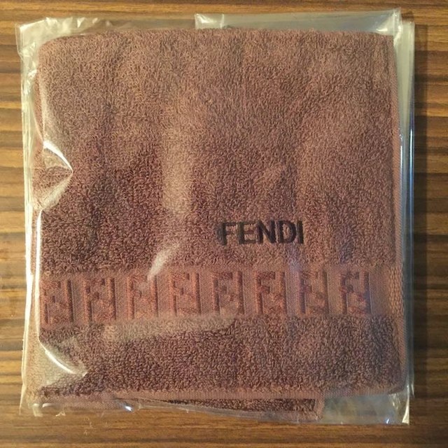 FENDI(フェンディ)のフェンディハンドタオル レディースのファッション小物(ハンカチ)の商品写真