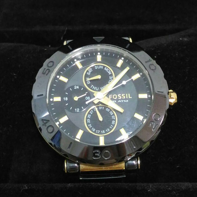 FOSSIL(フォッシル)の【最終値下げ】FOSSIL 腕時計（ブラック＆ゴールド） レディースのファッション小物(腕時計)の商品写真