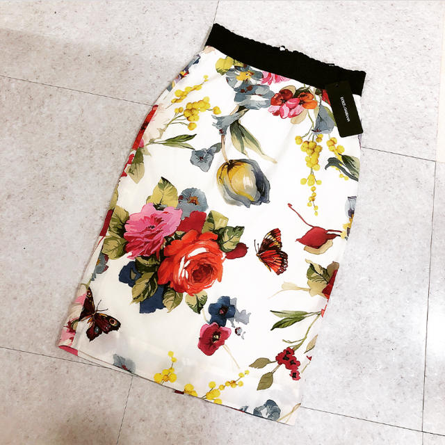 DOLCE&GABBANA - ドルチェ＆ガッバーナ♡花柄スカート の通販 by ＊ shop ＊｜ドルチェアンドガッバーナならラクマ