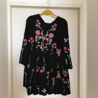 ザラ(ZARA)のZARA 刺繍ワンピース(ひざ丈ワンピース)