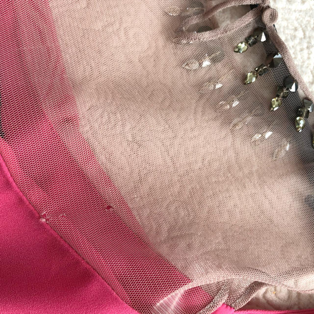BCBGMAXAZRIA(ビーシービージーマックスアズリア)の釈由美子着用 オフショル ワンピ レディースのワンピース(ひざ丈ワンピース)の商品写真