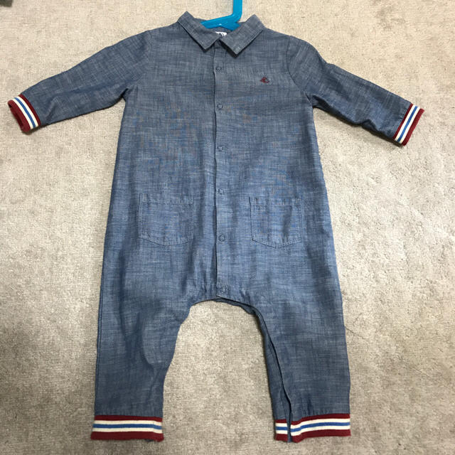 PETIT BATEAU(プチバトー)のプチバトー デニムオールインワン キッズ/ベビー/マタニティのベビー服(~85cm)(シャツ/カットソー)の商品写真