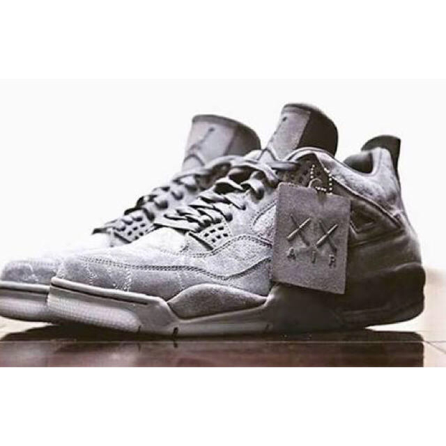 NIKE(ナイキ)のAir jordan 4 retro kaws 26cm 国内正規品 メンズの靴/シューズ(スニーカー)の商品写真