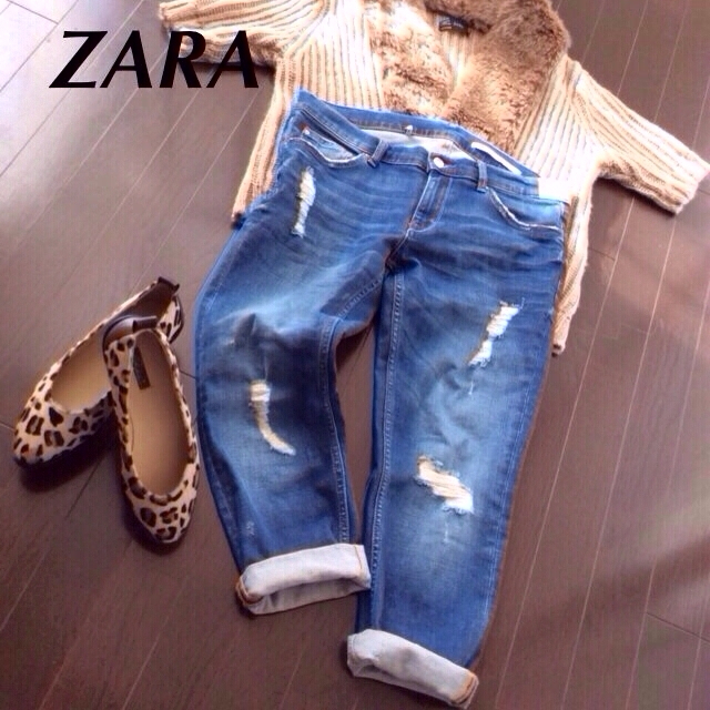 ZARA(ザラ)のZARA秋コーデ♡ダメージデニム♡ レディースのパンツ(デニム/ジーンズ)の商品写真